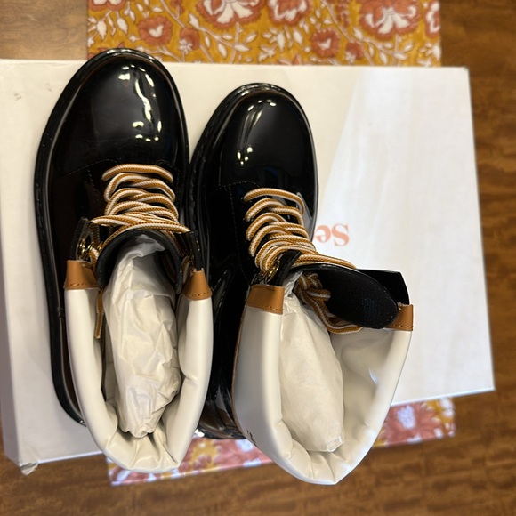 See By Chloé Women's Florrie Patent Laceup Rain Ankle Boots - Picture 13 of 16